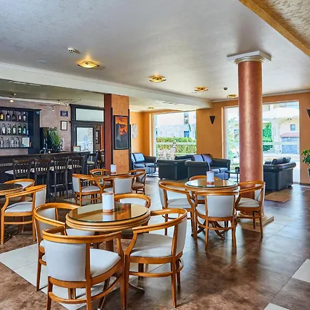 Sunny Forum Отель 4*