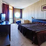 Otel Sunny Forum 4*