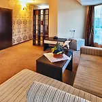 Otel Sunny Forum