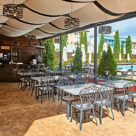 Sunny Forum Ξενοδοχείο 4*