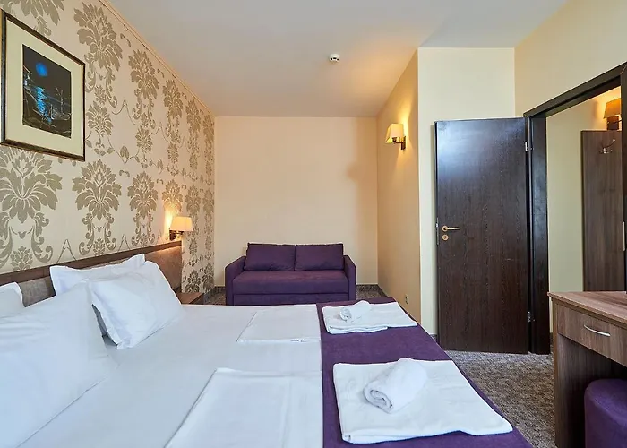 Sunny Forum Hotell 4*