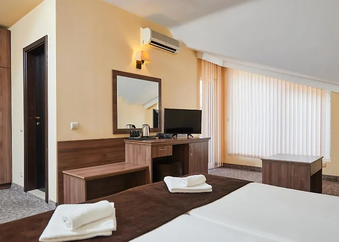 Sunny Forum Hotell 4*